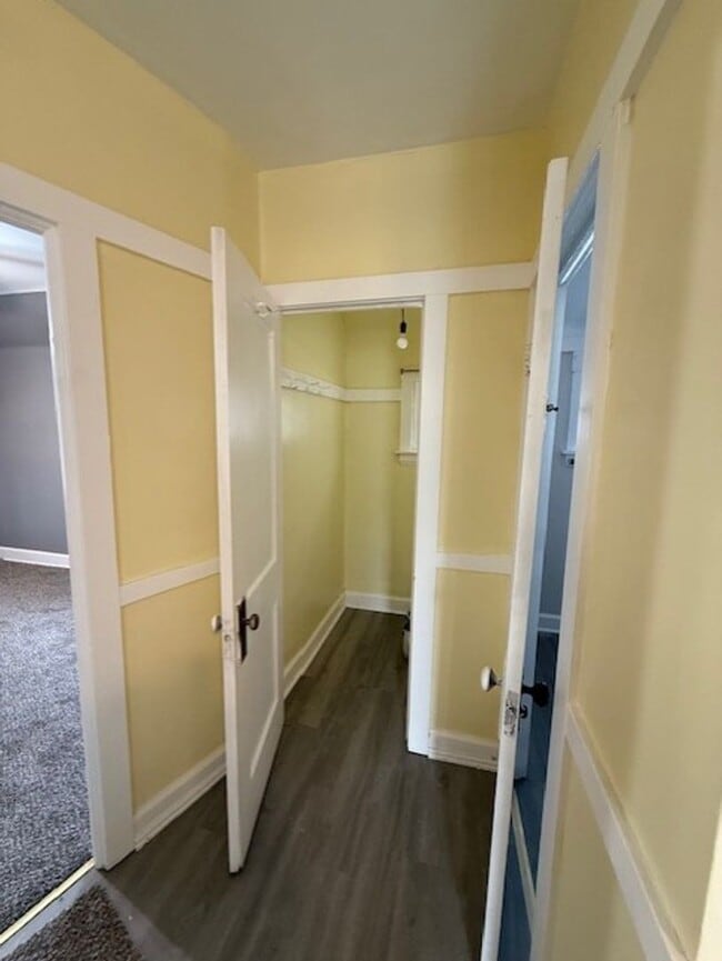 Foto del edificio - Spacious 1 bedroom with Bonus Room