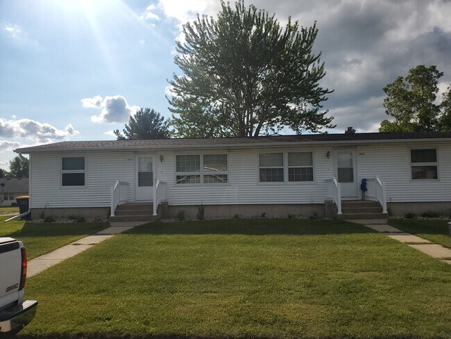 Building Photo - 1403 Sheri Ct