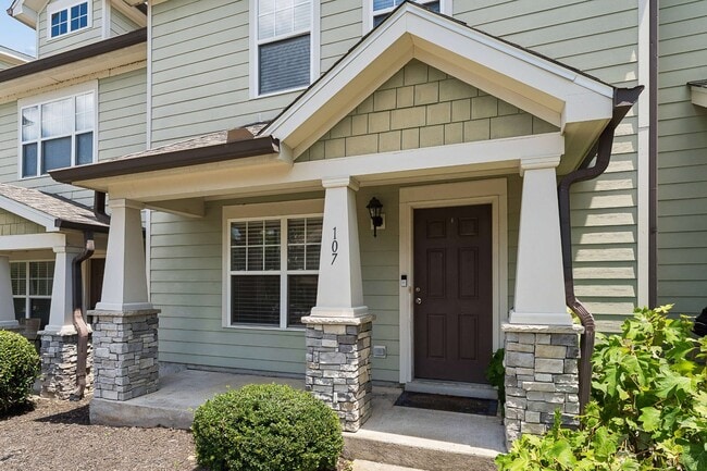 Building Photo - 553 Rosedale Ave