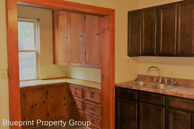 Building Photo - 3 br, 1 bath House - 17 Parker Street
