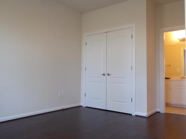 Building Photo - 634 Totten Mews NE