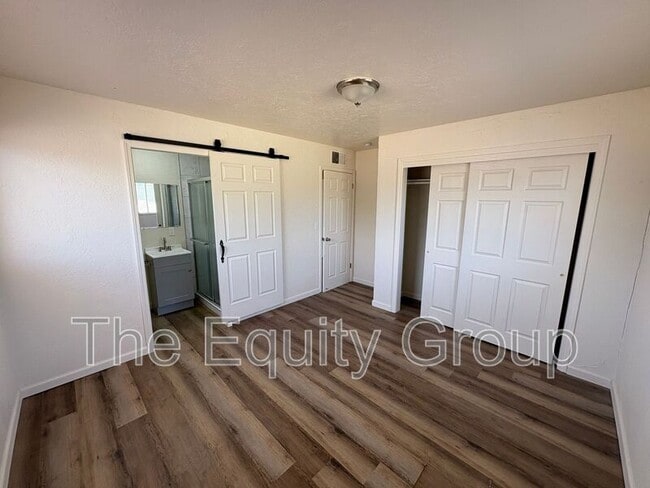 Foto del edificio - 428 W Wayside Dr