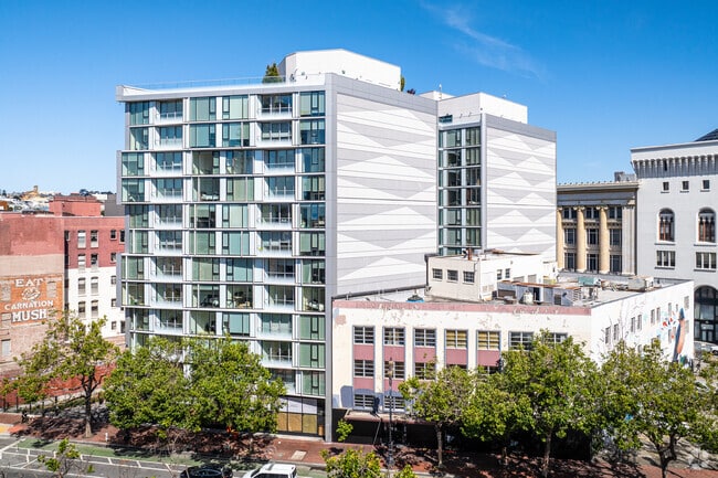 Building Photo - The Oak SF