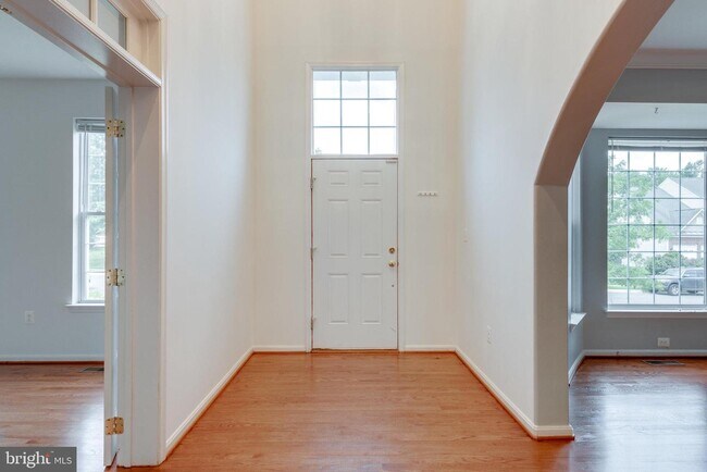 Foto del edificio - 8302 Shimmering Rock Rd