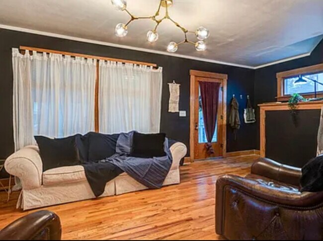 Foto del edificio - 803 Highland Ave