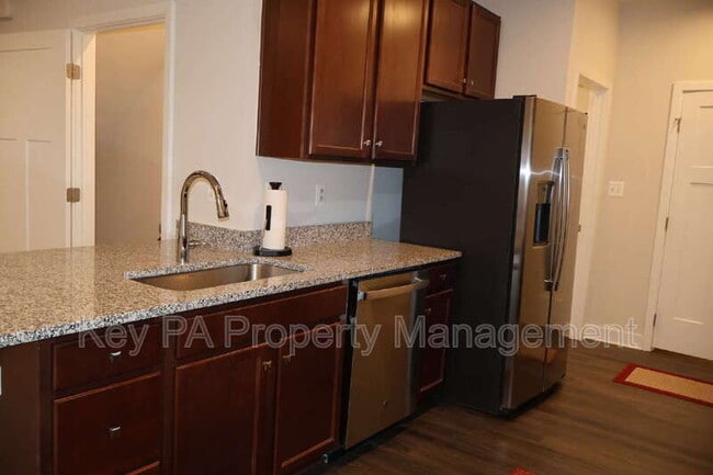 Building Photo - 659 Thomas Penn Dr