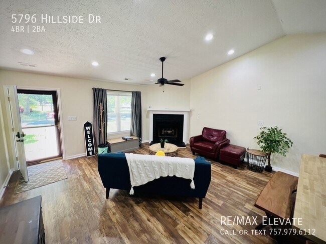 Foto del edificio - 5796 Hillside Dr