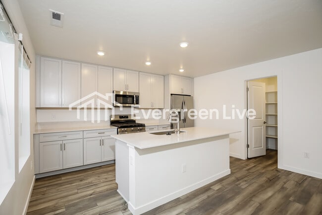 Building Photo - 15162 Nimbus Way