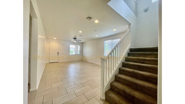 Building Photo - 11442 E Dry Wind Dr