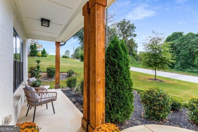 Foto del edificio - 3127 Cherry Blossom Ln