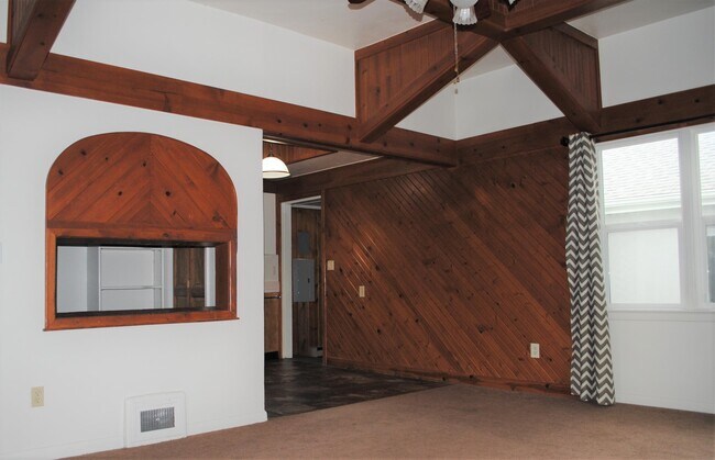Building Photo - 212 E Harrison St