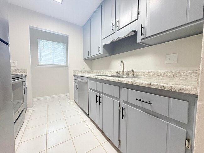 Building Photo - 1595 Willow Bend Way