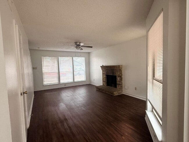 Building Photo - 9824 Ardash Ln