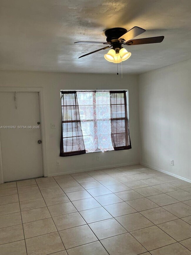 Foto del edificio - 7721 SW 10th Ct