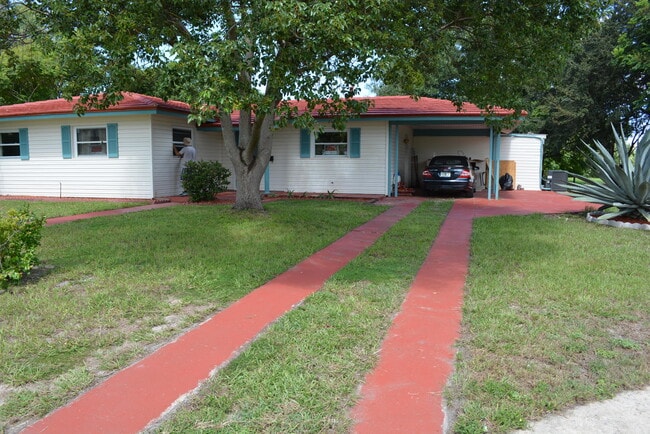 Building Photo - 1295 Pilgrim Rd