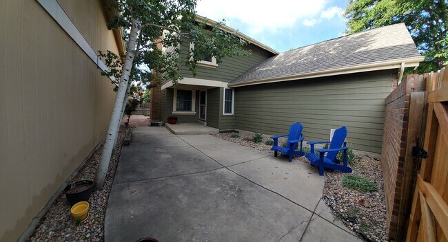 Foto del edificio - Bright and spacious 3 bedroom, 3.5 bathroom home located in a quiet neighborhood in Arvada!