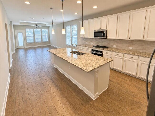 Building Photo - 9907 Quercia Dr