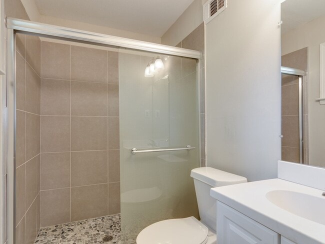 Building Photo - Beautiful Renovated 3 Bedroom 2 Bathroom in Whitehaven!