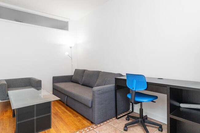 Foto del edificio - 250 E 82nd St