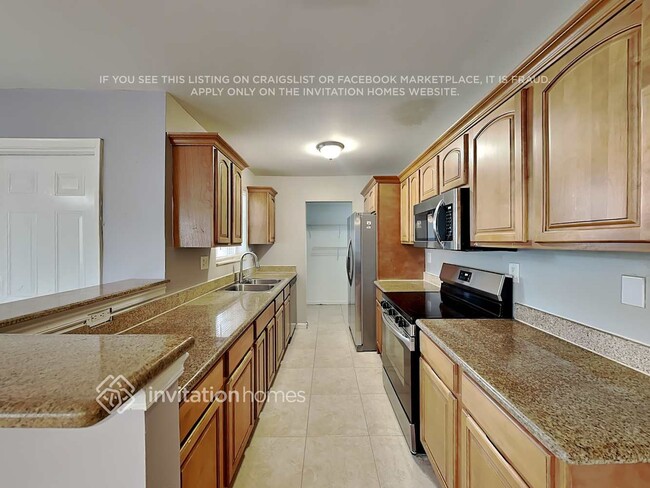 Building Photo - 2712 Alcazar Dr