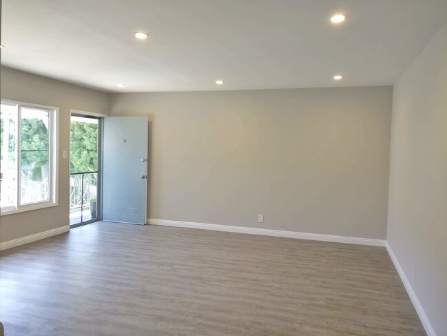 Building Photo - 230 S Coronado St