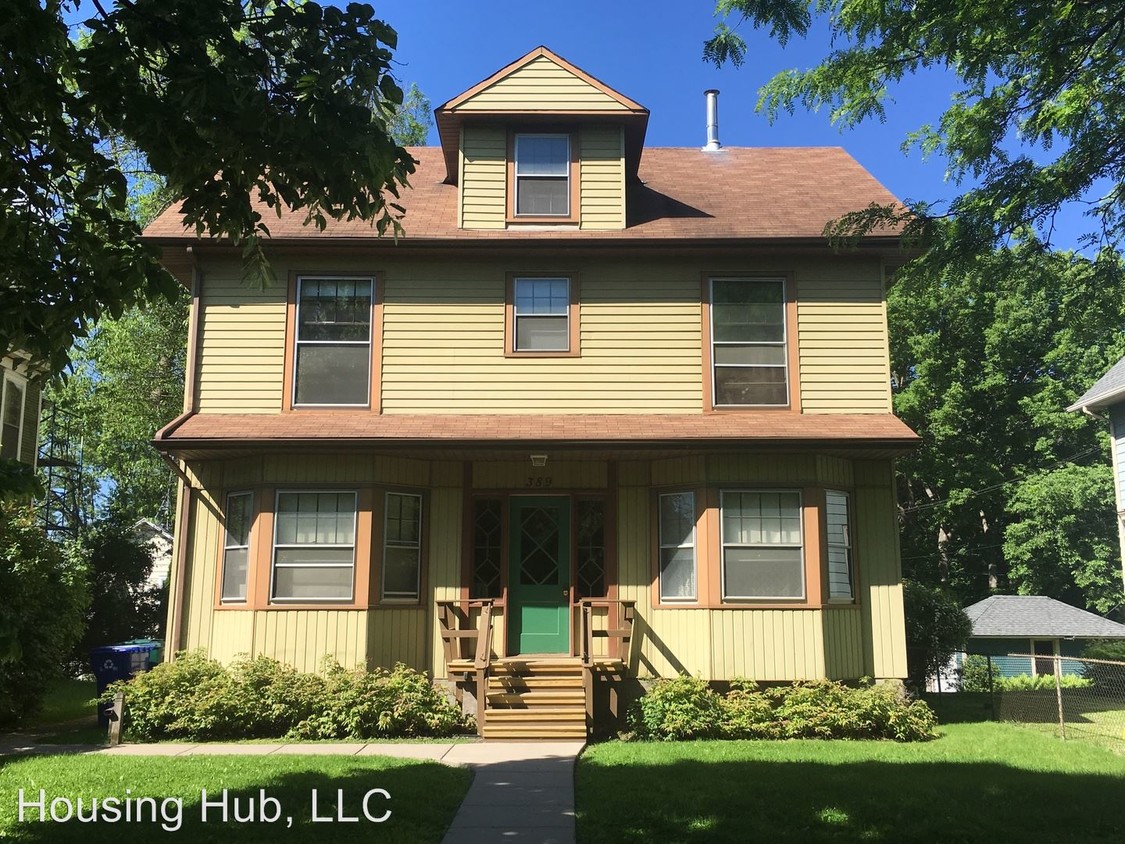 Primary Photo - 389 Maple St