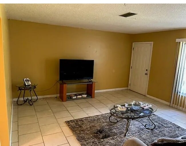 Building Photo - 6233 Ansley St