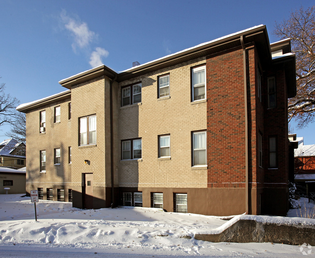 Primary Photo - 572 Lincoln Ave