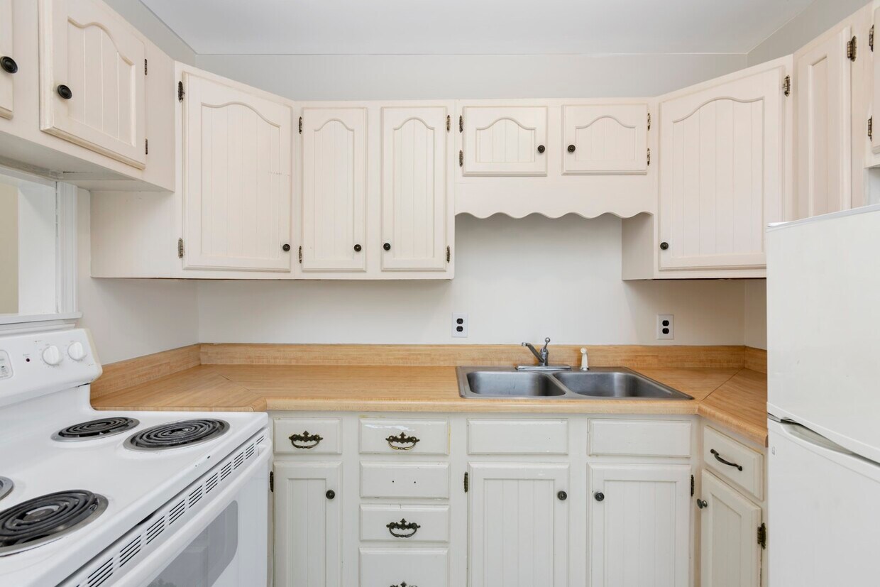 58 Main Street, Unit 5 Apartment for Rent in Goffstown, NH