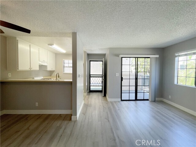 Foto del edificio - 1130 Newport Ave