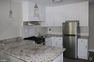 Building Photo - 6621 Wakefield Dr