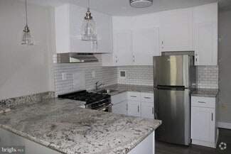 Building Photo - 6621 Wakefield Dr