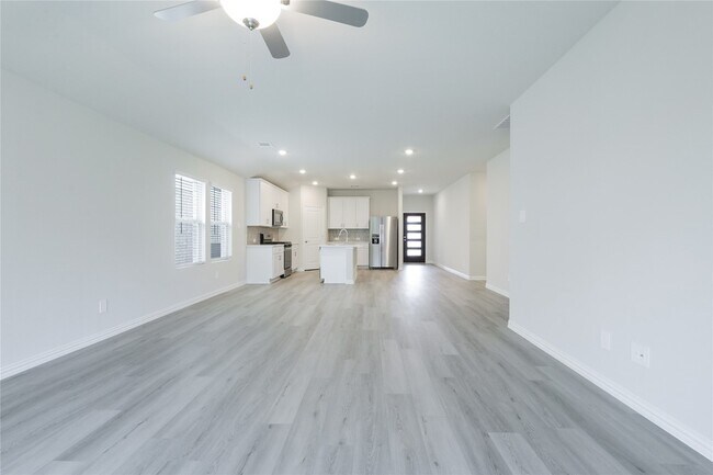 Building Photo - 3406 Pat Mayse Dr