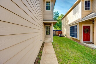 Building Photo - 16535 Cairngrove Ln