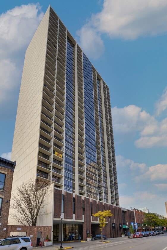 Primary Photo - 1636 N Wells St
