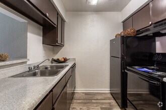 Ashford Santa Cruz photo'