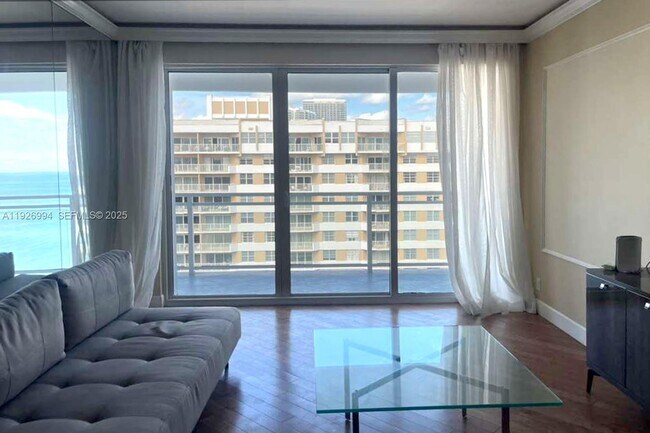 Foto del edificio - 2030 S Ocean Dr