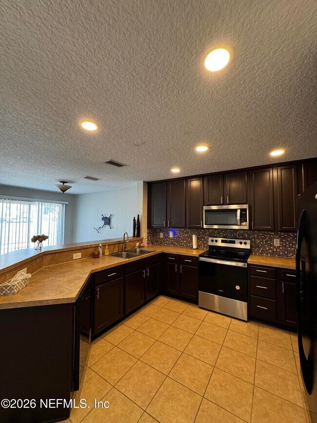 Foto del edificio - 1052 N Black Cherry Dr