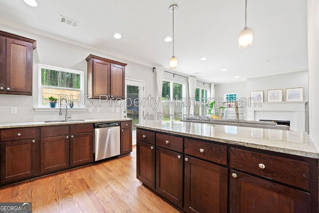Photo - 1765 Stoney Creek Drive Southeast House