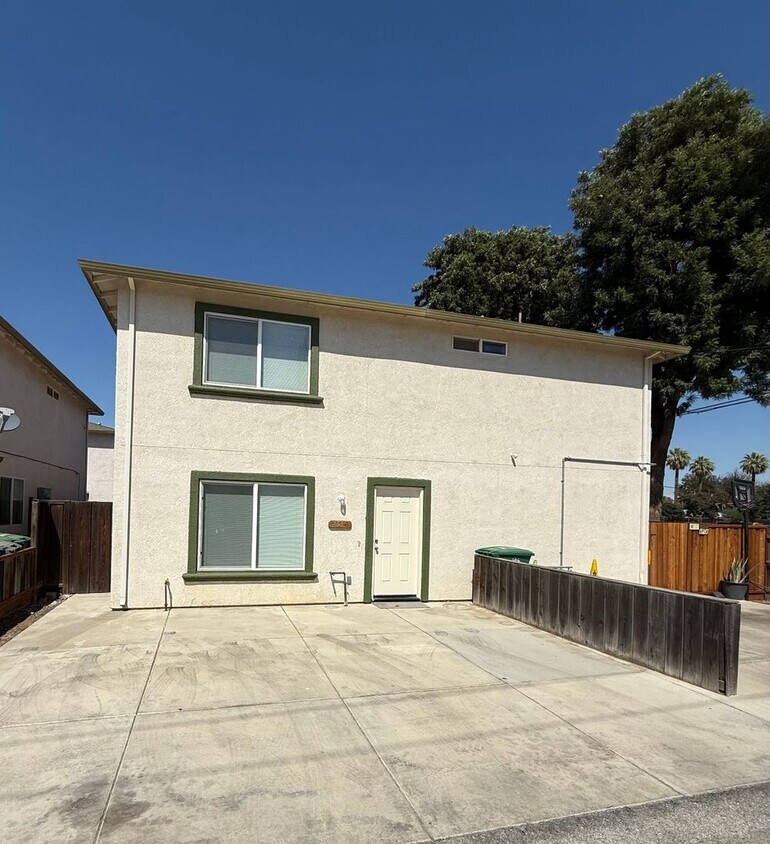 Foto principal - 253-255 F St