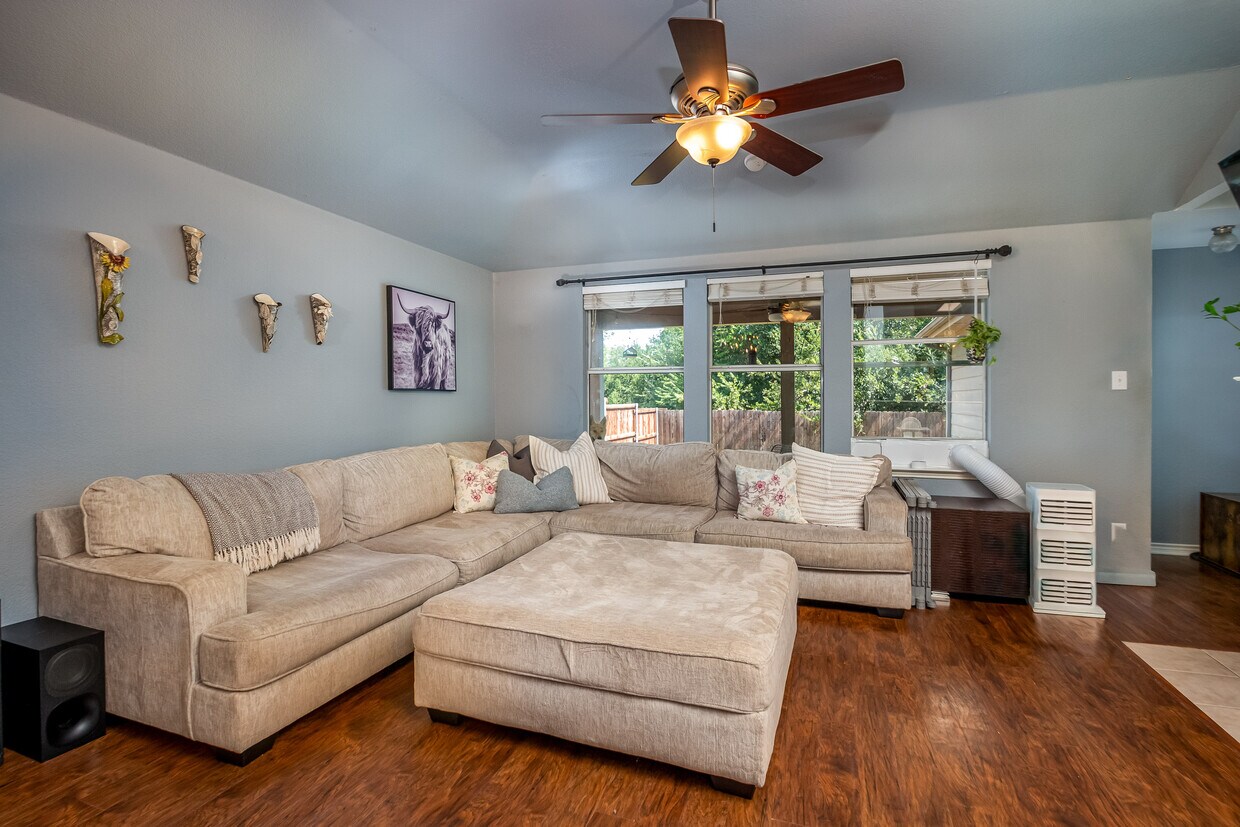 Foto principal - 1313 Cardinal Way
