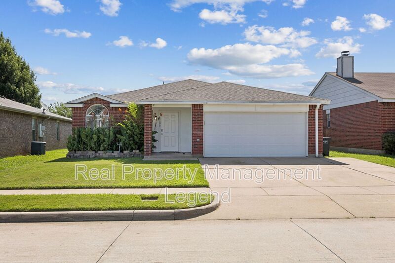 Foto principal - 8109 Dripping Springs Dr