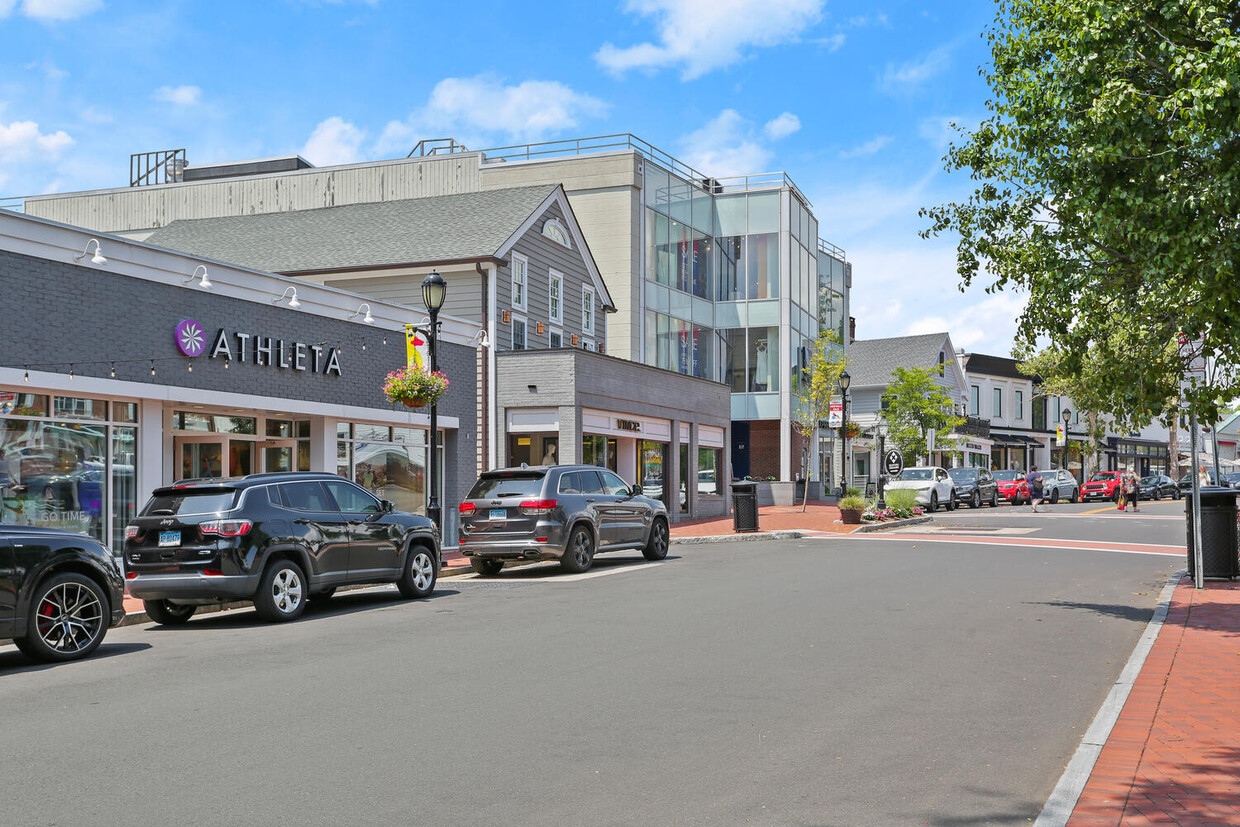 Primary Photo - 90 Main St