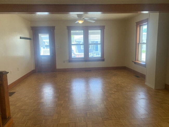 Foto del edificio - 3 Bedroom 1 Bath House, Yard, East End Yor...