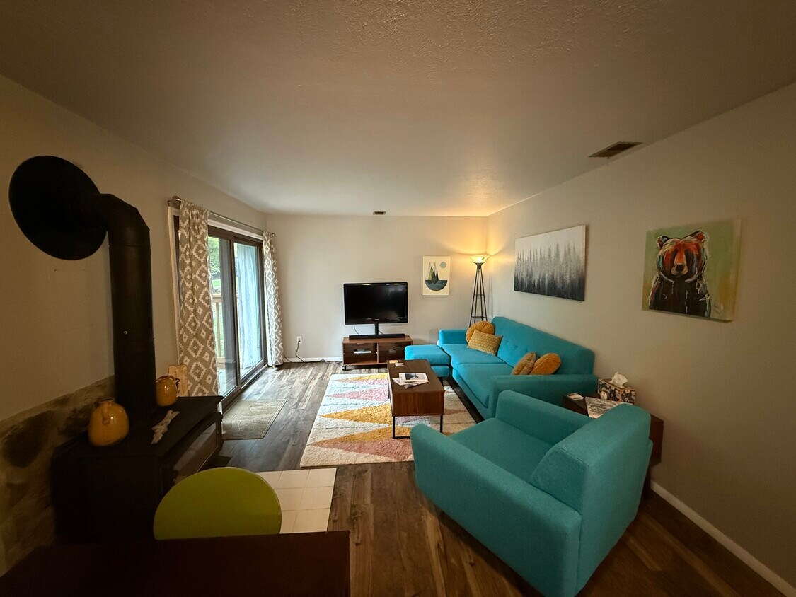 Foto principal - 1901 Clear Creek Dr