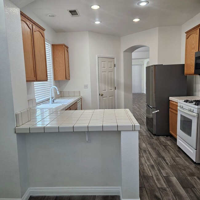 Building Photo - 1720 Somersby Ln
