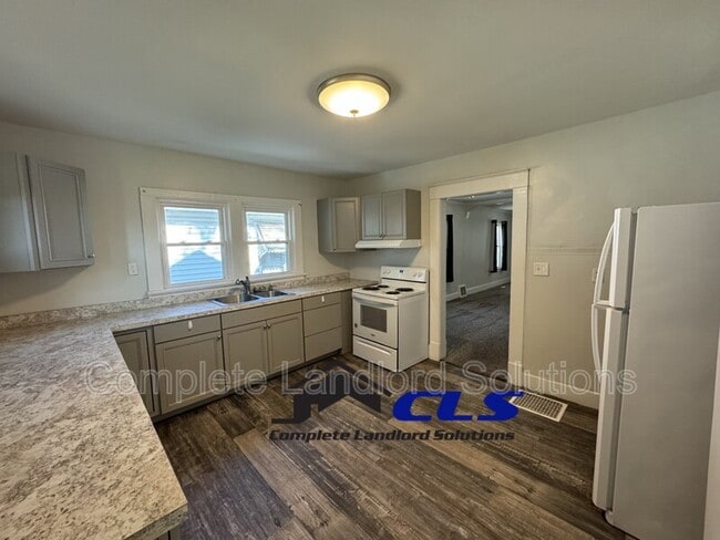 Building Photo - 2145 8th Ave