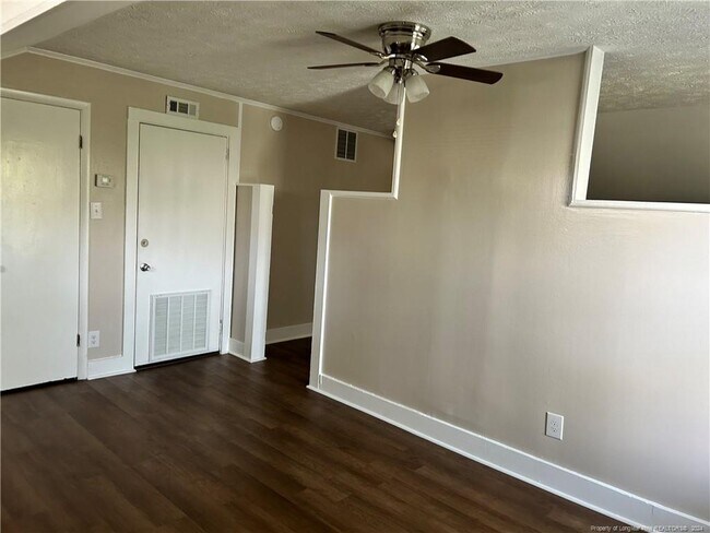 Building Photo - 1525 Fort Bragg Rd