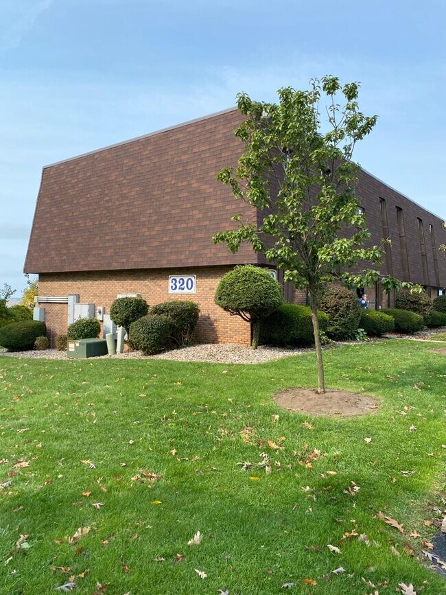 Ashwood Townhomes Apartments in Vermilion, OH