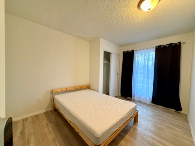 Foto del edificio - 2708 W 98th Dr